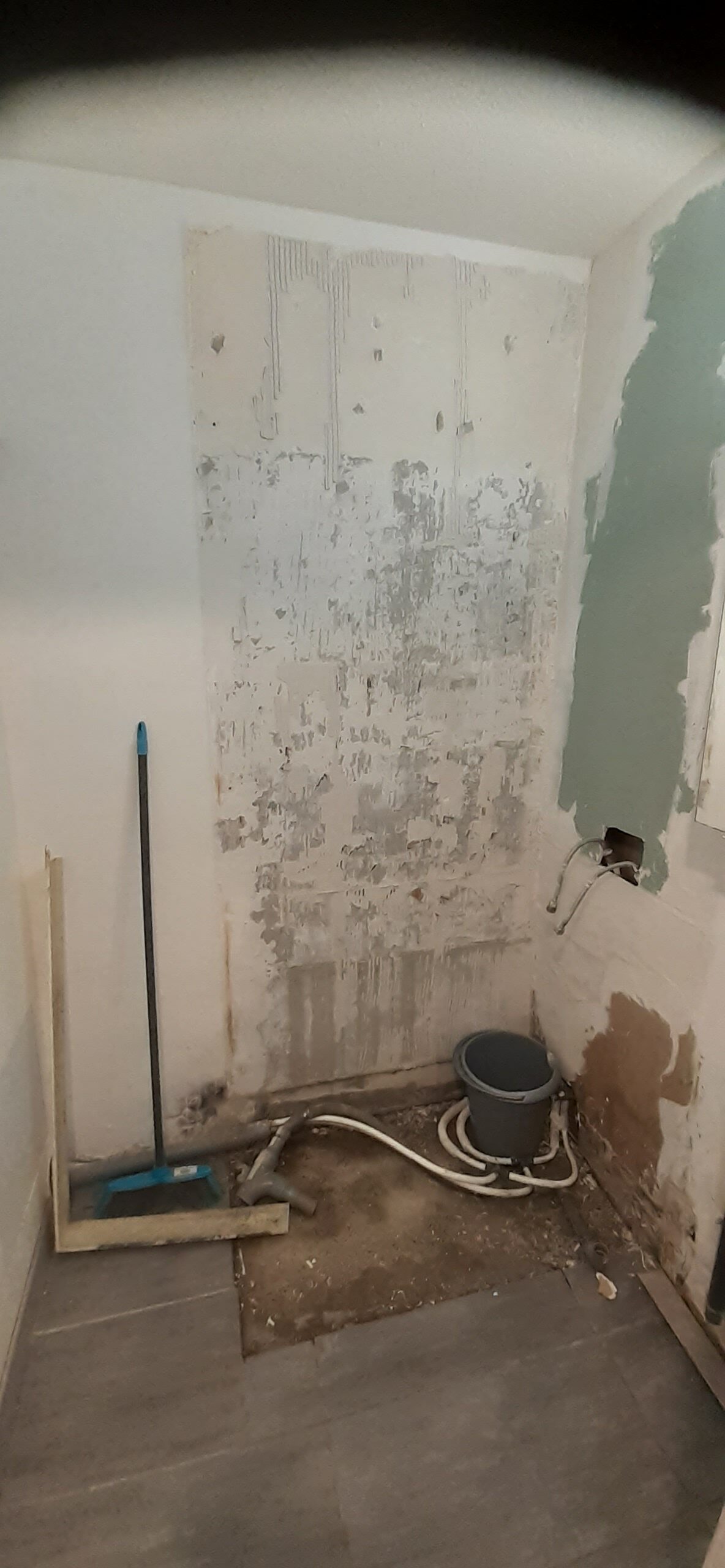 Démontage De L'intégralité Des Sanitaires Pour Réfection