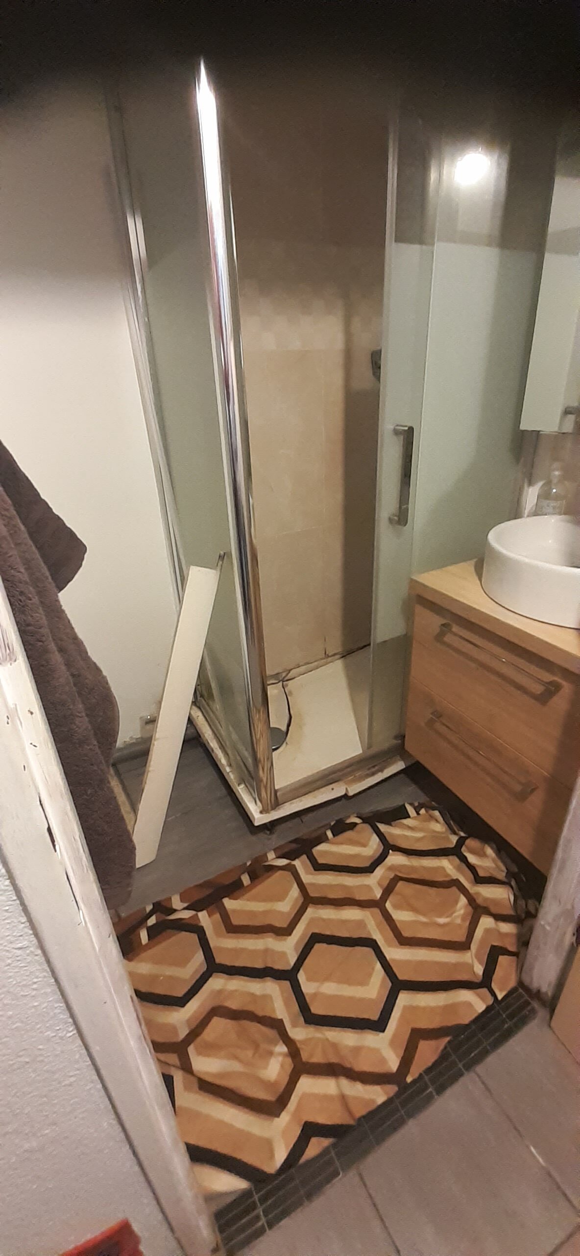 Salle De Bains Initiale Receveur Cassé