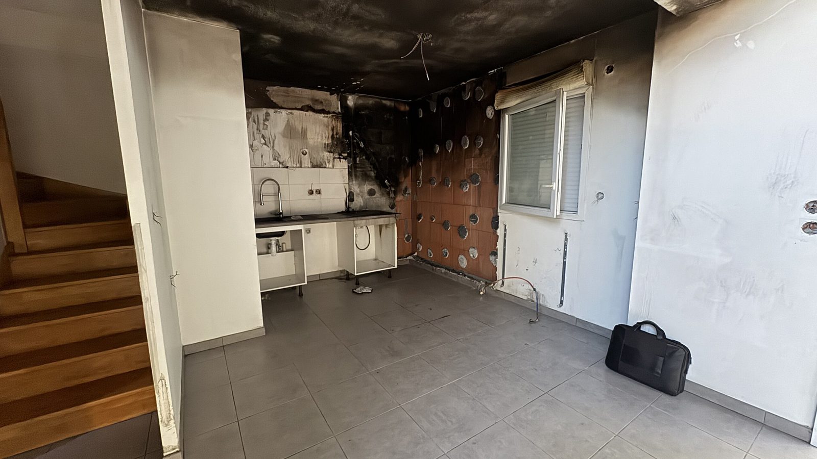 Cuisine sinistree mise a nu avant travaux saint orens de gameville