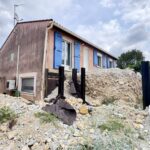 Plateforme d'accès effondrée au pied de la maison avant travaux à Castres