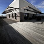 Vue d'ensemble de la terrasse bois d'attique avant travaux à Toulouse
