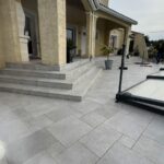 Terrasse et escaliers d'origine avant réfection à Encausse